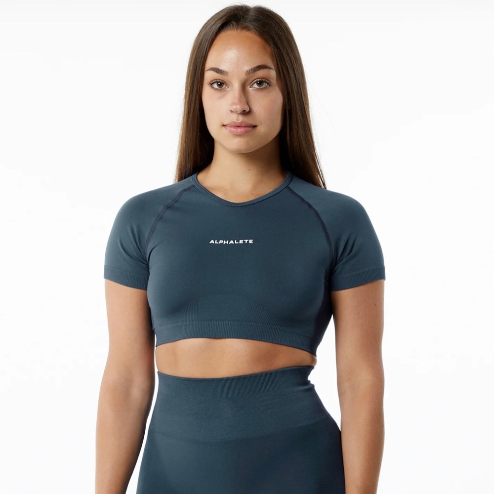ALPHALETE Whale Blue V-neck crop